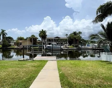 4052 14th Way Ne - Photo Thumbnail 10
