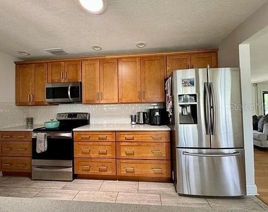 4052 14th Way Ne - Photo Thumbnail 5