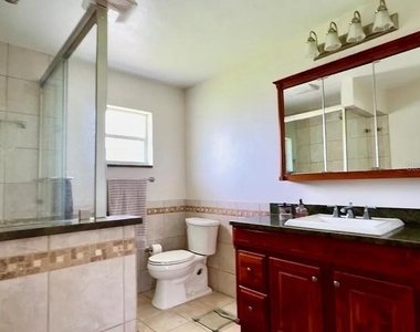4052 14th Way Ne - Photo Thumbnail 8