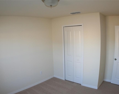 4362 High Ridge Avenue - Photo Thumbnail 3