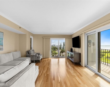 1480 Gulf Boulevard - Photo Thumbnail 13