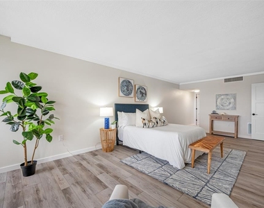17920 Gulf Boulevard - Photo Thumbnail 13