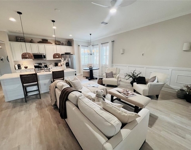210 Latitude Place - Photo Thumbnail 7