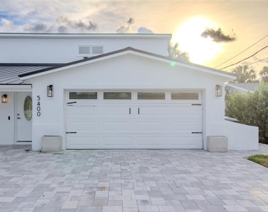 5400 Denver Street Ne - Photo Thumbnail 4