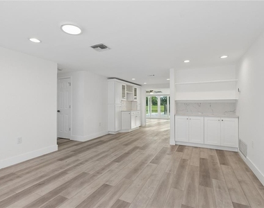 5400 Denver Street Ne - Photo Thumbnail 12