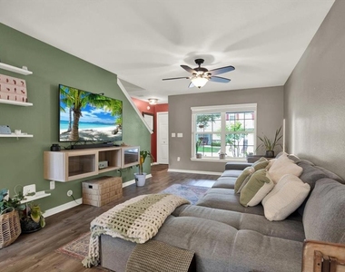 3017 Mojave Oak Drive - Photo Thumbnail 5