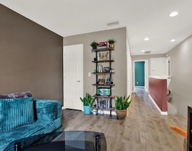 3017 Mojave Oak Drive - Photo Thumbnail 15
