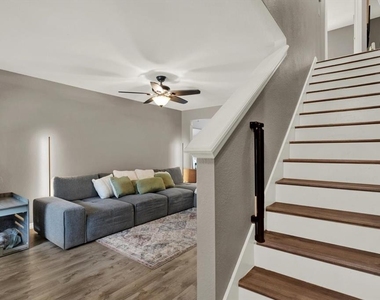 3017 Mojave Oak Drive - Photo Thumbnail 2