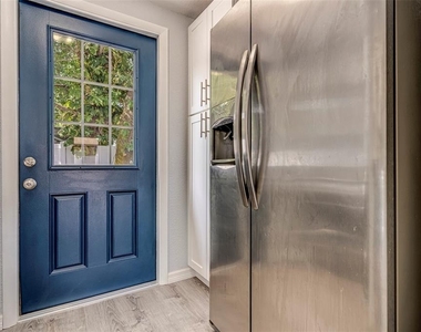 7391 34th Street N - Photo Thumbnail 10