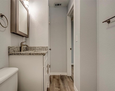 7391 34th Street N - Photo Thumbnail 23