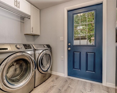 7391 34th Street N - Photo Thumbnail 9