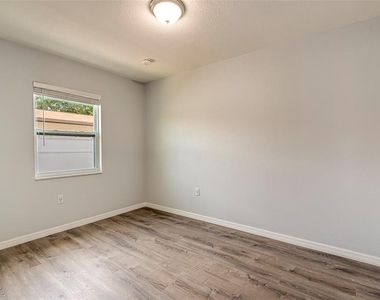 7391 34th Street N - Photo Thumbnail 13