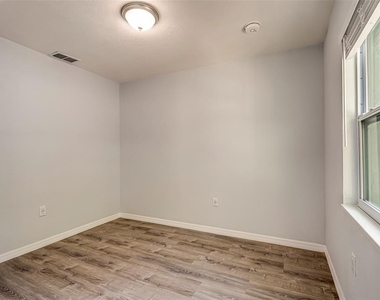 7391 34th Street N - Photo Thumbnail 20