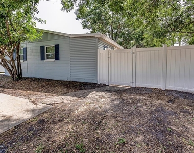 7391 34th Street N - Photo Thumbnail 25