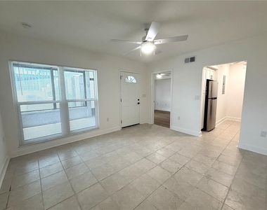 179 Medallion Blvd - Photo Thumbnail 6