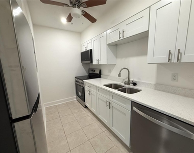 179 Medallion Blvd - Photo Thumbnail 8