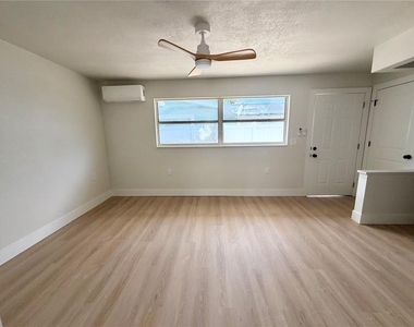 13388 1st Street E - Photo Thumbnail 2