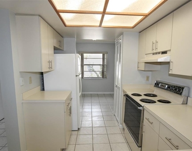 3203 Landmark Drive - Photo Thumbnail 8