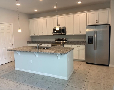 5029 Avalon Park Boulevard - Photo Thumbnail 5