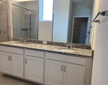 5029 Avalon Park Boulevard - Photo Thumbnail 19