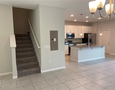 5029 Avalon Park Boulevard - Photo Thumbnail 3