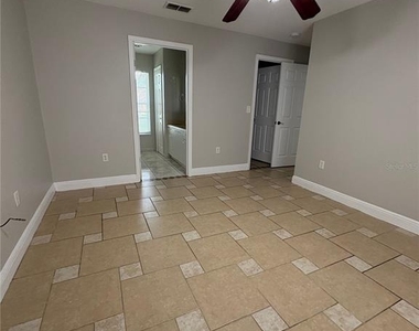305 Colonade Court - Photo Thumbnail 14