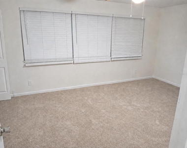 3870 Mission Drive - Photo Thumbnail 11