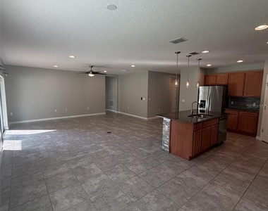 2213 Waukegan Drive - Photo Thumbnail 7