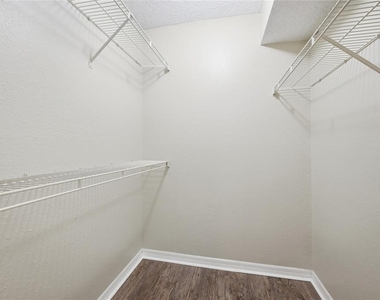 4532 Commander Drive - Photo Thumbnail 8