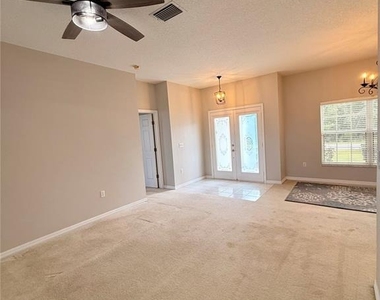 3010 Victoria Drive - Photo Thumbnail 8