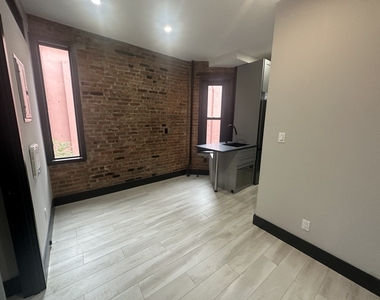 2154 2nd Avenue - Photo Thumbnail 5