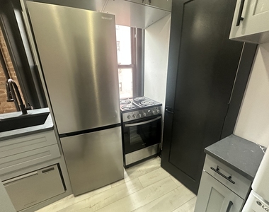 2154 2nd Avenue - Photo Thumbnail 6
