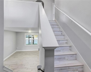 3833 Siskin Drive - Photo Thumbnail 21