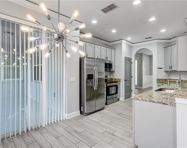 3833 Siskin Drive - Photo Thumbnail 12