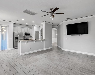 3833 Siskin Drive - Photo Thumbnail 13