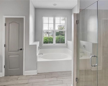 3833 Siskin Drive - Photo Thumbnail 18