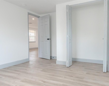 217 Betty Avenue S - Photo Thumbnail 24