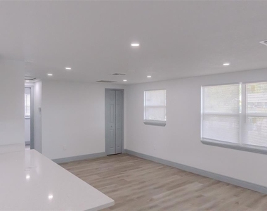 217 Betty Avenue S - Photo Thumbnail 16