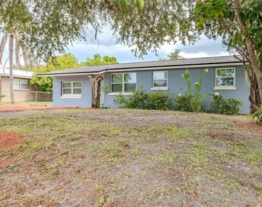 217 Betty Avenue S - Photo Thumbnail 1