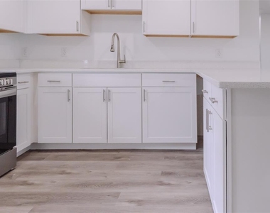 217 Betty Avenue S - Photo Thumbnail 17
