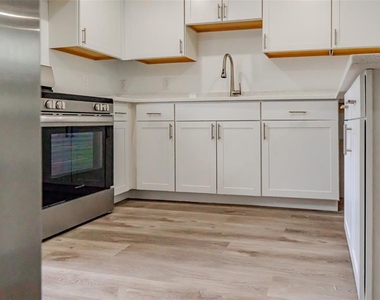 217 Betty Avenue S - Photo Thumbnail 13