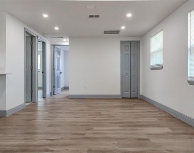217 Betty Avenue S - Photo Thumbnail 12