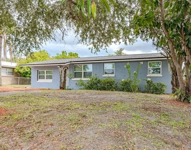 217 Betty Avenue S - Photo Thumbnail 2