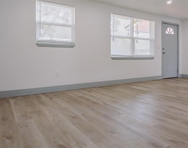 217 Betty Avenue S - Photo Thumbnail 21