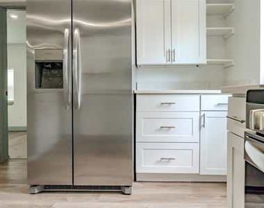 217 Betty Avenue S - Photo Thumbnail 14
