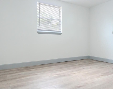 217 Betty Avenue S - Photo Thumbnail 25