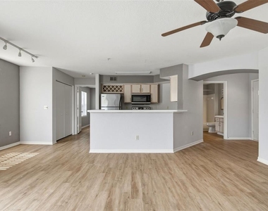 7300 Westpointe Boulevard - Photo Thumbnail 12