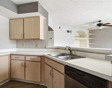 7300 Westpointe Boulevard - Photo Thumbnail 14