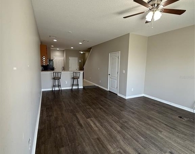 5032 White Sanderling Court - Photo Thumbnail 10