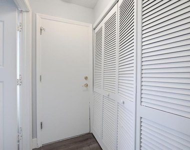 713 Washington Palm Loop - Photo Thumbnail 8